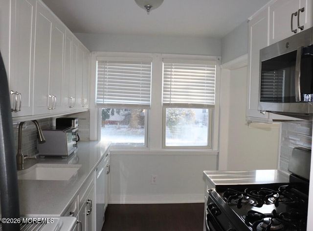 40 Belshaw Avenue, Shrewsbury Twp, NJ 07724