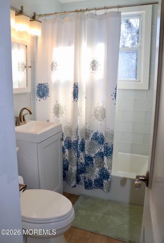 40 Belshaw Avenue, Shrewsbury Twp, NJ 07724