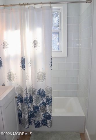 40 Belshaw Avenue, Shrewsbury Twp, NJ 07724