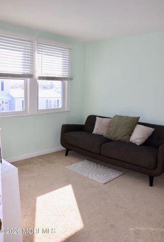 40 Belshaw Avenue, Shrewsbury Twp, NJ 07724