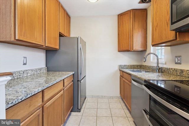 1634 W ABINGDON DR #102, Alexandria, VA 22314