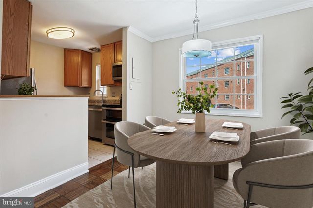 1634 W ABINGDON DR #102, Alexandria, VA 22314