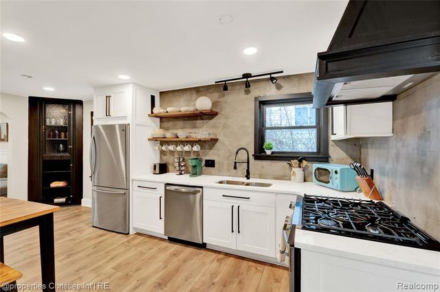 3237 Harris Street, Ferndale, MI 48220