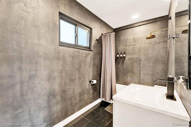 3237 Harris Street, Ferndale, MI 48220