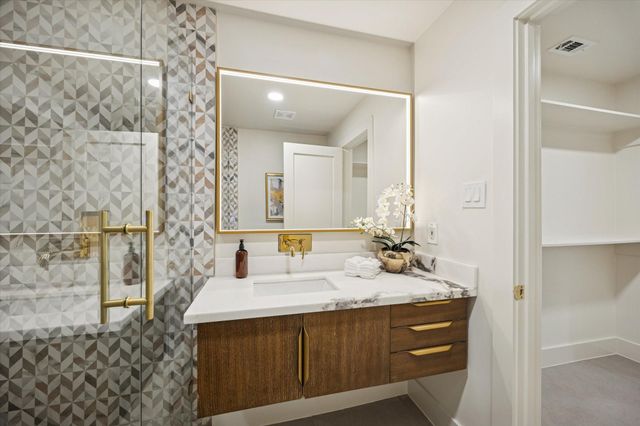 3210 Freshmeadows Drive, Houston, TX 77063