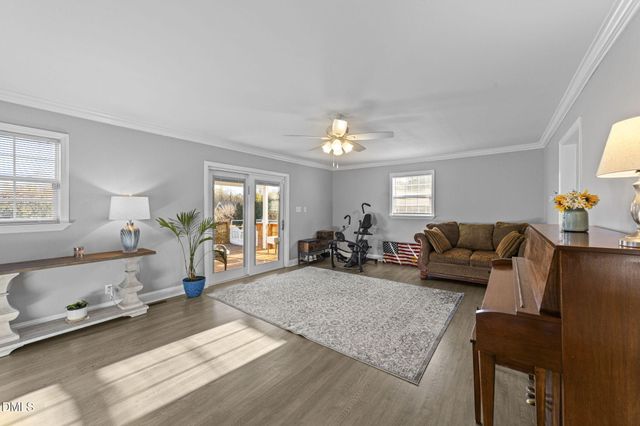 353 N Pleasant Coates Road, Benson, NC 27504