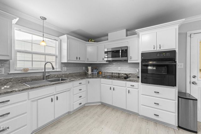 353 N Pleasant Coates Road, Benson, NC 27504