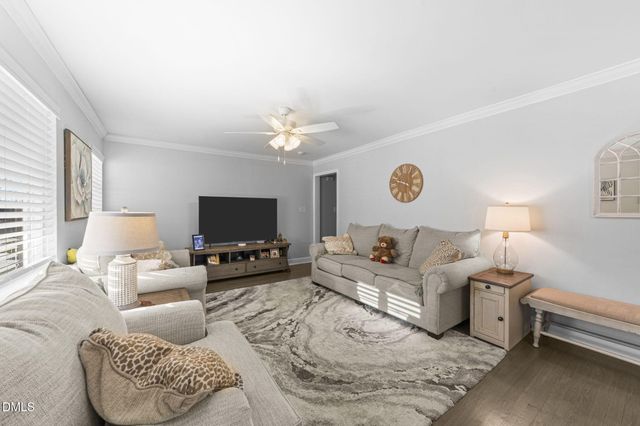 353 N Pleasant Coates Road, Benson, NC 27504