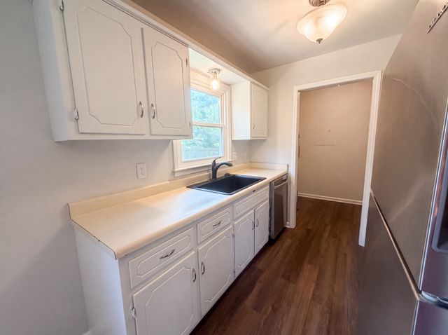 225 Tobacco Rd, Clarksville, TN 37042