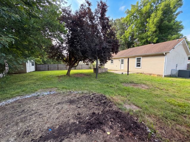 225 Tobacco Rd, Clarksville, TN 37042