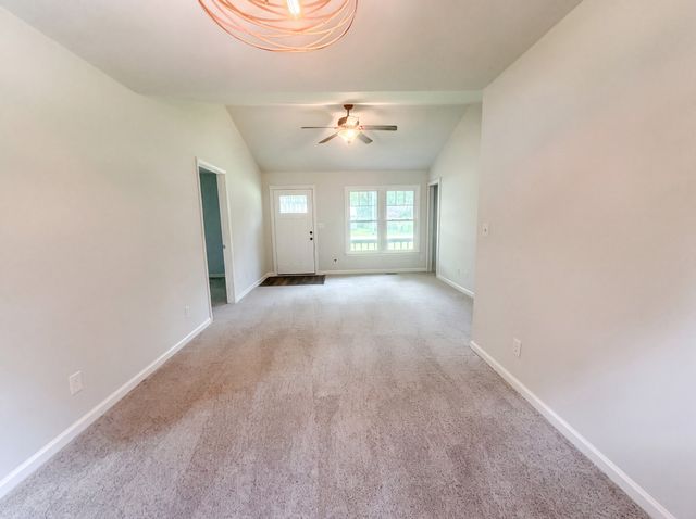 225 Tobacco Rd, Clarksville, TN 37042