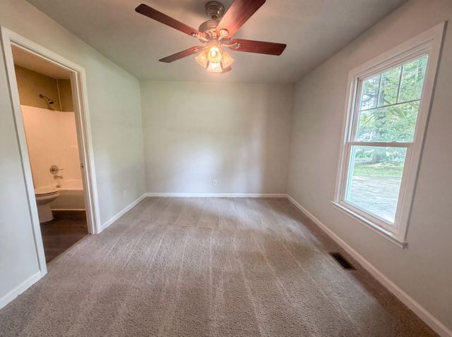 225 Tobacco Rd, Clarksville, TN 37042