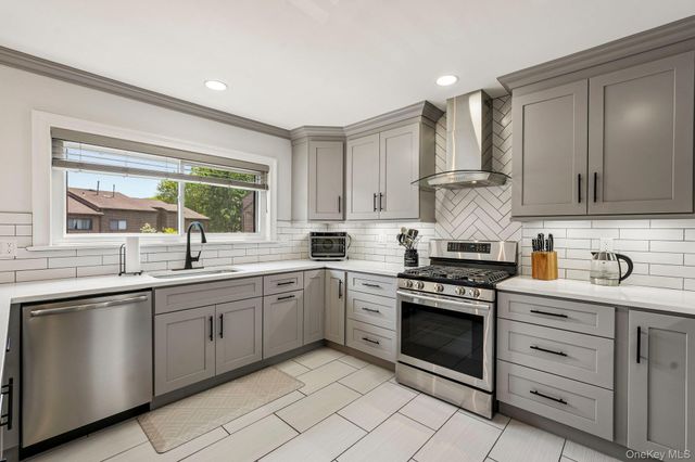20 Aspen Court 20, Nanuet, NY 10954