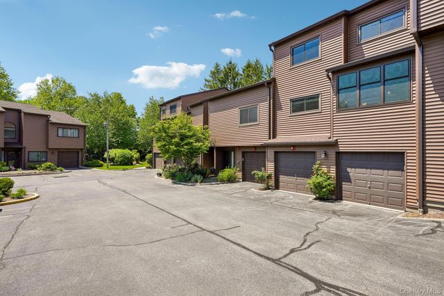 20 Aspen Court 20, Nanuet, NY 10954