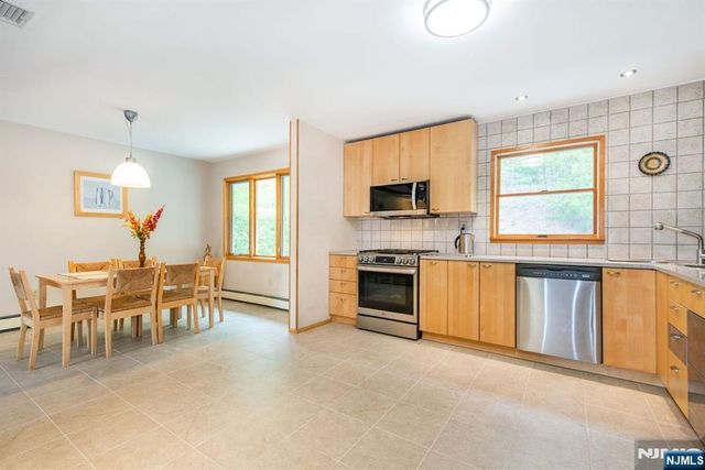 24 Molinari Drive, Wanaque, NJ 07465