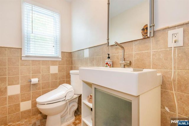 24 Molinari Drive, Wanaque, NJ 07465