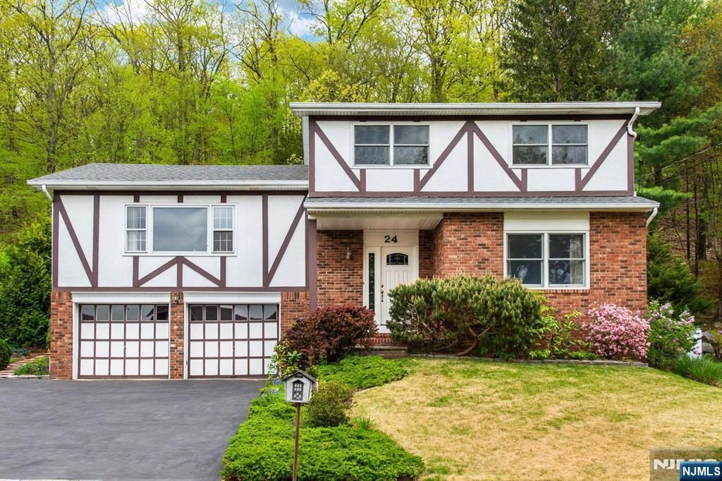 24 Molinari Drive, Wanaque, NJ 07465