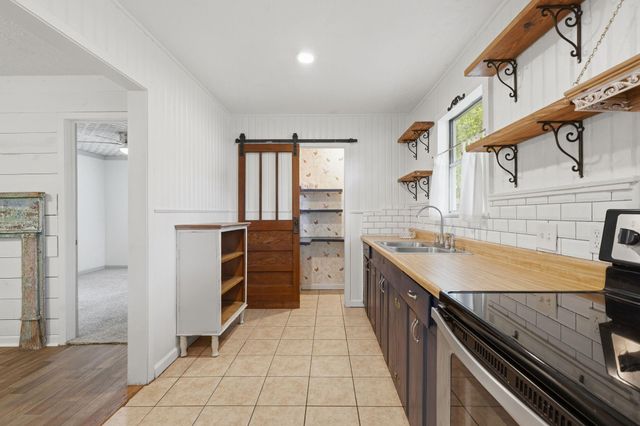 11757 Calvary Road, Willis, TX 77318