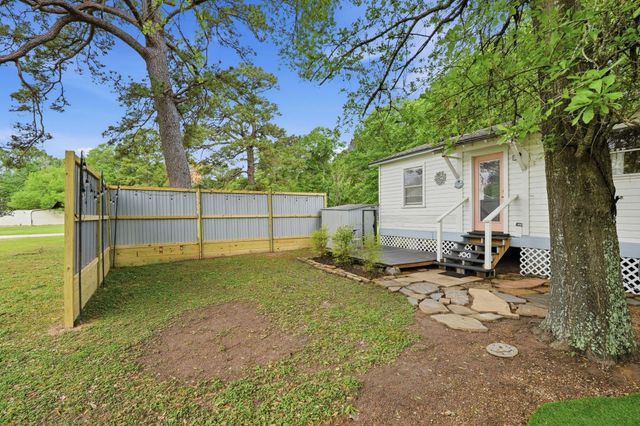 11757 Calvary Road, Willis, TX 77318