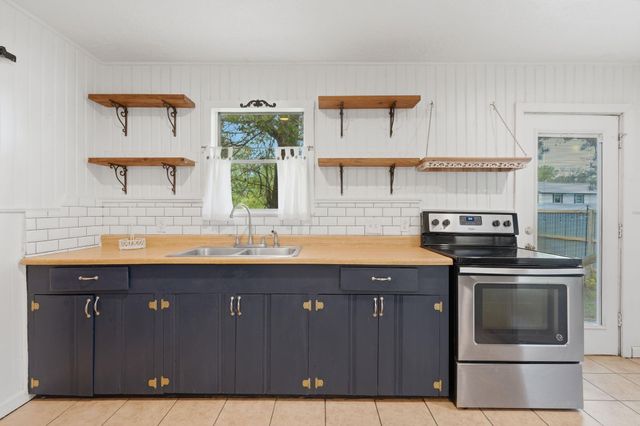 11757 Calvary Road, Willis, TX 77318