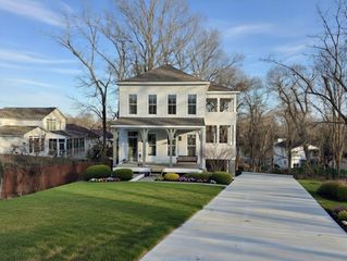 1433 Porter Rd, Nashville, TN 37206