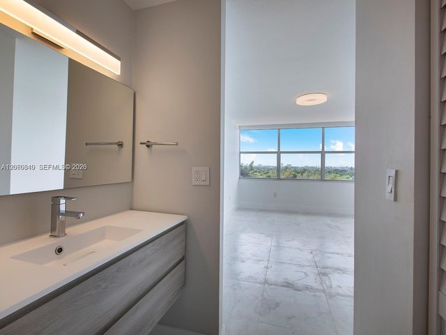 1200 NE Miami Gardens Drive 1013W, Miami, FL 33179