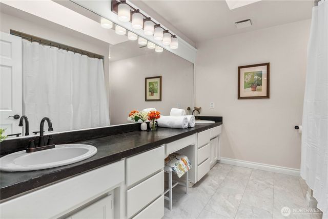 5013 140th Avenue NE, Bellevue, WA 98005
