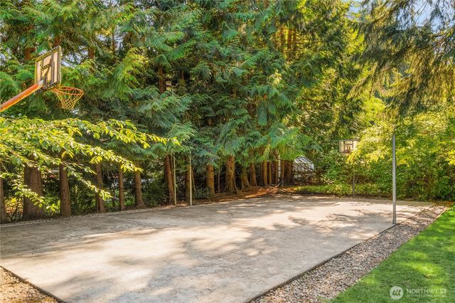 5013 140th Avenue NE, Bellevue, WA 98005
