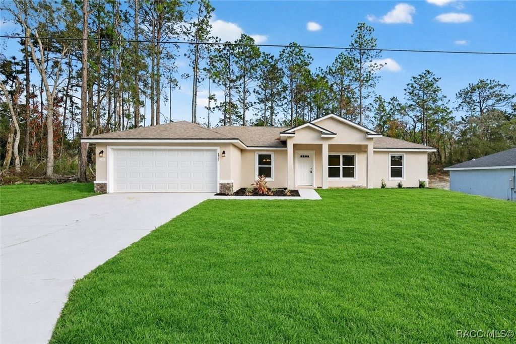 8927 N Barbados Way, Citrus Springs, FL 34433