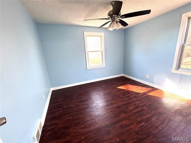 1805 Uceyle Avenue, Overland, MO 63114