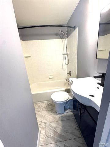 1805 Uceyle Avenue, Overland, MO 63114