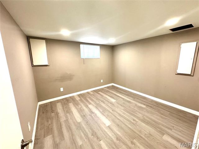 1805 Uceyle Avenue, Overland, MO 63114