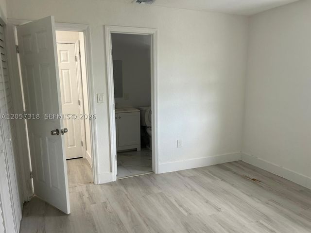 9200 SW 37th St, Miami, FL 33165