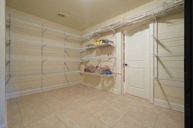 14111 Seabiscuit, Milton, GA 30004