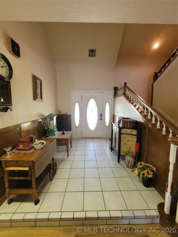 700 N Maytubby Street, Kingston, OK 73439