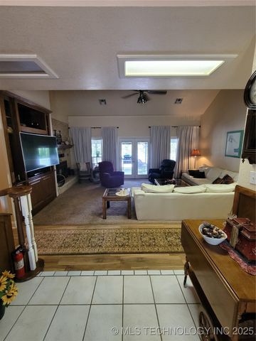 700 N Maytubby Street, Kingston, OK 73439