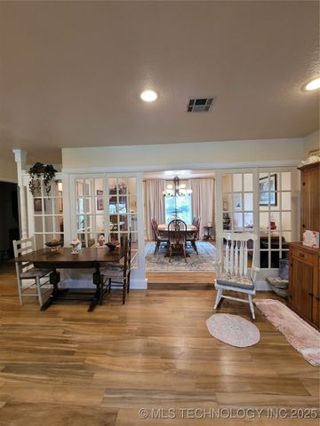 700 N Maytubby Street, Kingston, OK 73439