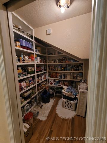 700 N Maytubby Street, Kingston, OK 73439