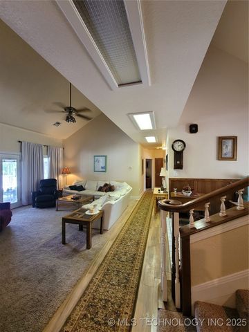 700 N Maytubby Street, Kingston, OK 73439