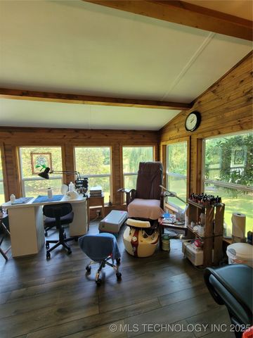 700 N Maytubby Street, Kingston, OK 73439