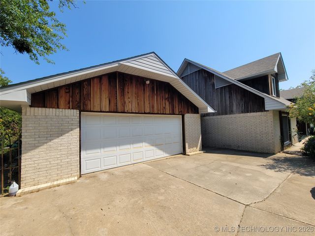 700 N Maytubby Street, Kingston, OK 73439