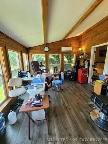 700 N Maytubby Street, Kingston, OK 73439