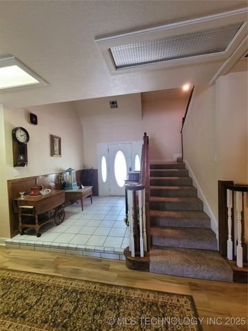 700 N Maytubby Street, Kingston, OK 73439