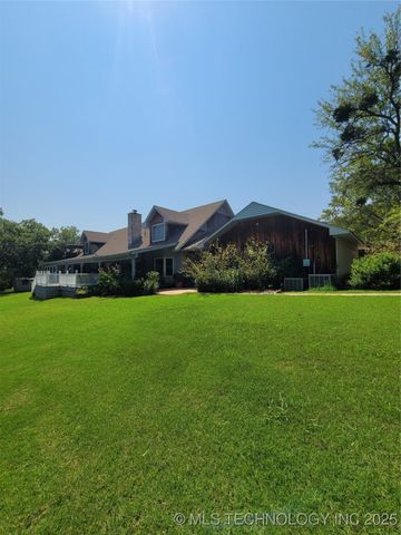 700 N Maytubby Street, Kingston, OK 73439