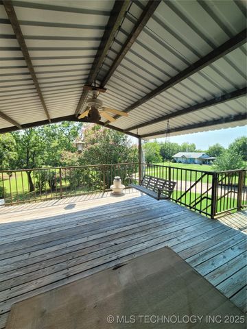 700 N Maytubby Street, Kingston, OK 73439