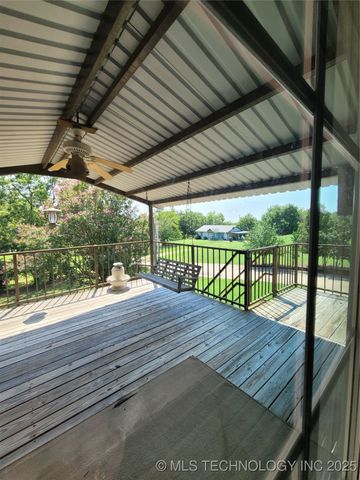 700 N Maytubby Street, Kingston, OK 73439