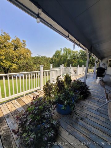 700 N Maytubby Street, Kingston, OK 73439