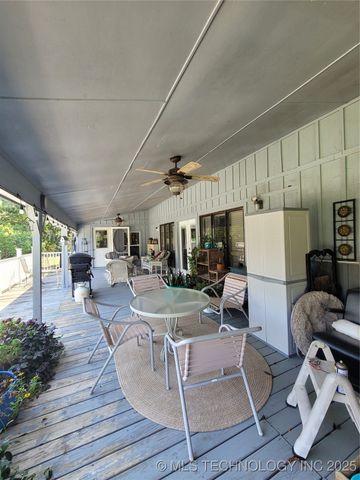 700 N Maytubby Street, Kingston, OK 73439