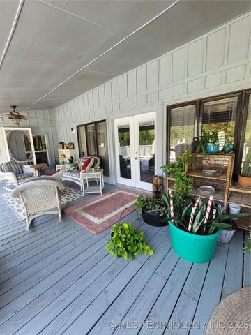 700 N Maytubby Street, Kingston, OK 73439