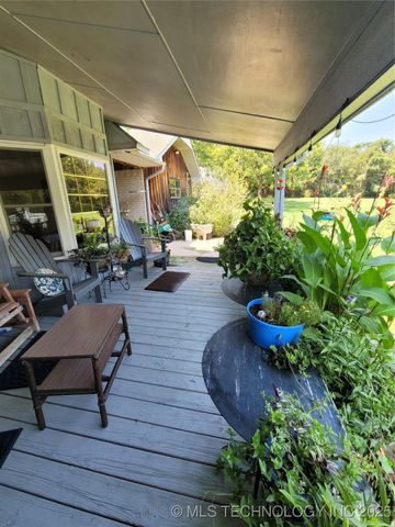 700 N Maytubby Street, Kingston, OK 73439